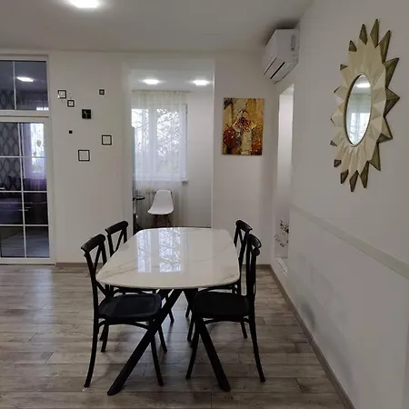 Modern Apartment In The Center With The View Of The Majestic Ararat Yerevan Exterior photo